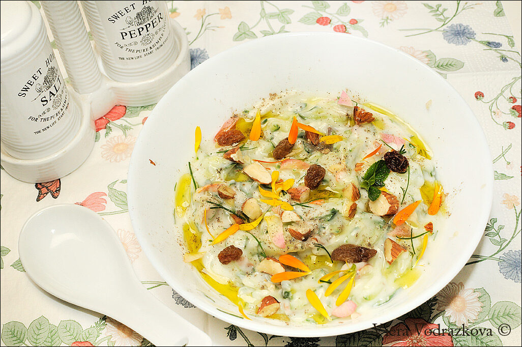 Fresca insalata quasi persiana estiva senza glutine