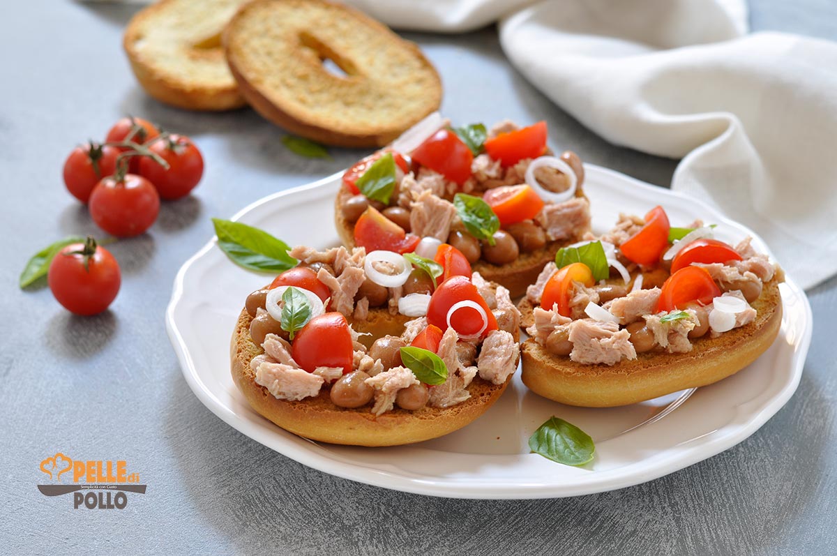 Friselle con tonno, fagioli e pomodorini