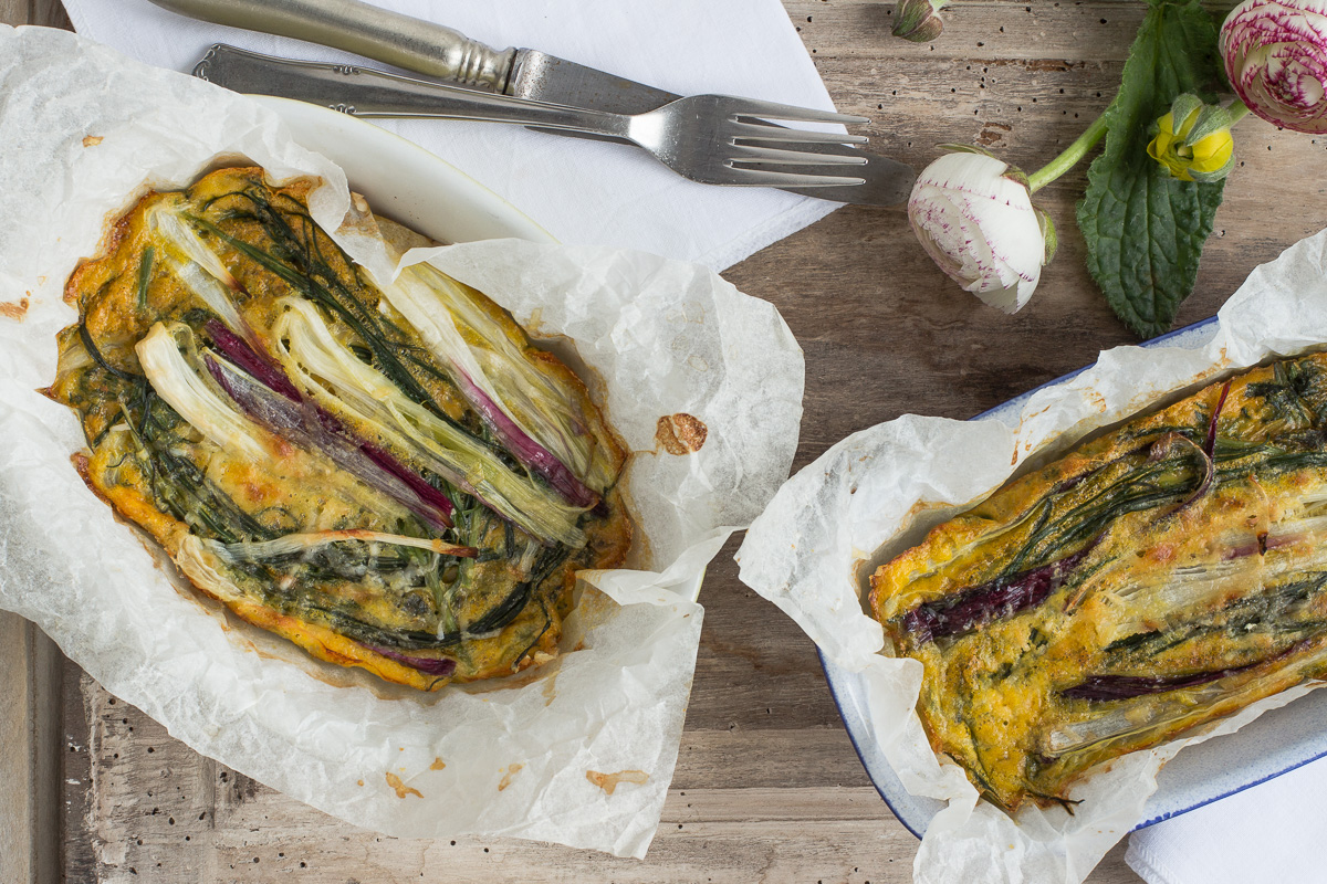 Frittata al forno con agretti, cipollotti e erbette