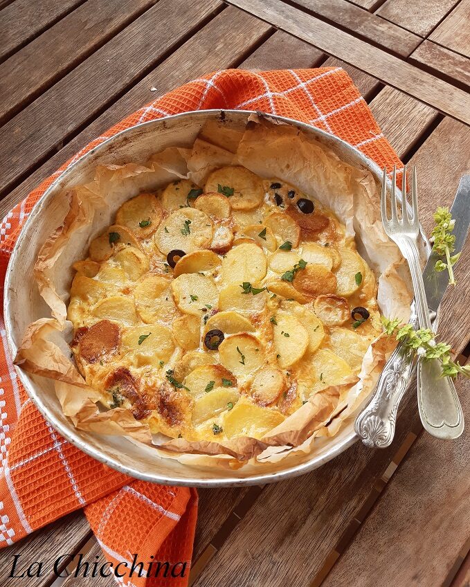 Frittata al forno con patate arrosto e pomodori secchi