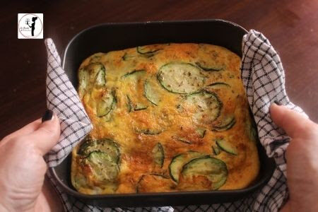 Frittata alle zucchine e erbe di provenza in friggitrice ad aria, solo una teglia per fare tutto