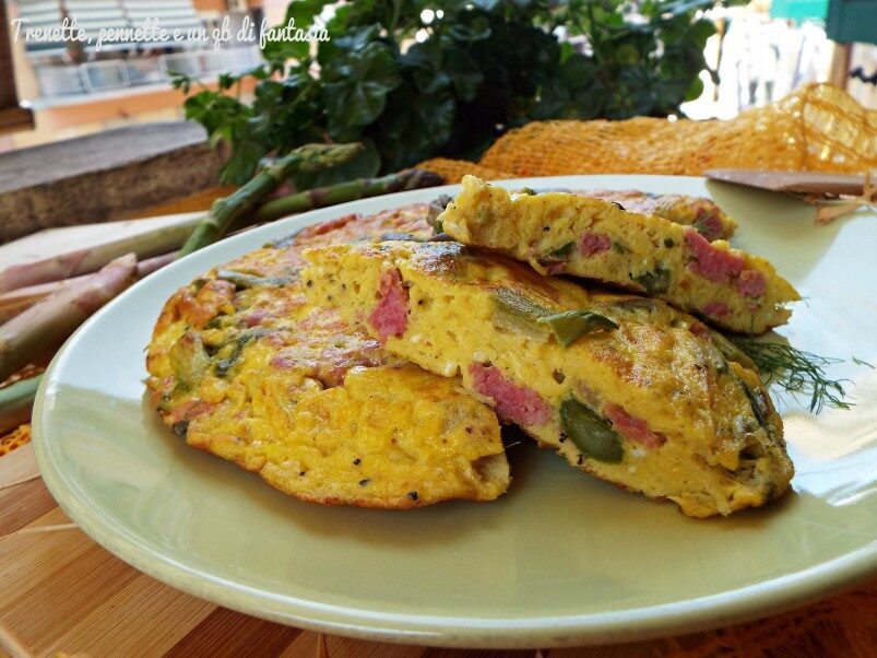 Frittata con asparagi e salsiccia