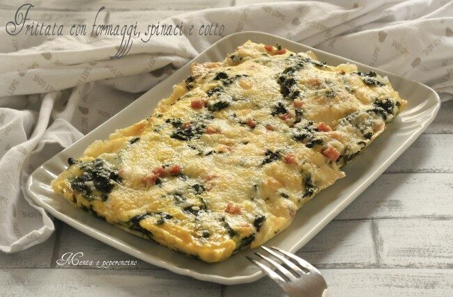 Frittata con formaggi, spinaci e cotto