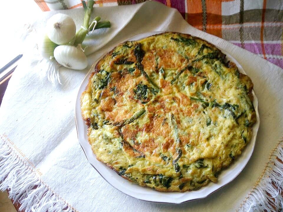 Frittata di asparagi cipolle e strigoli