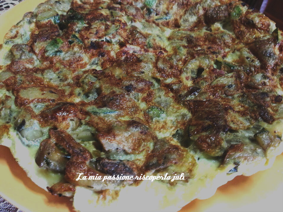 Frittata di zucchine e melanzane cipolla uova e olio di oliva