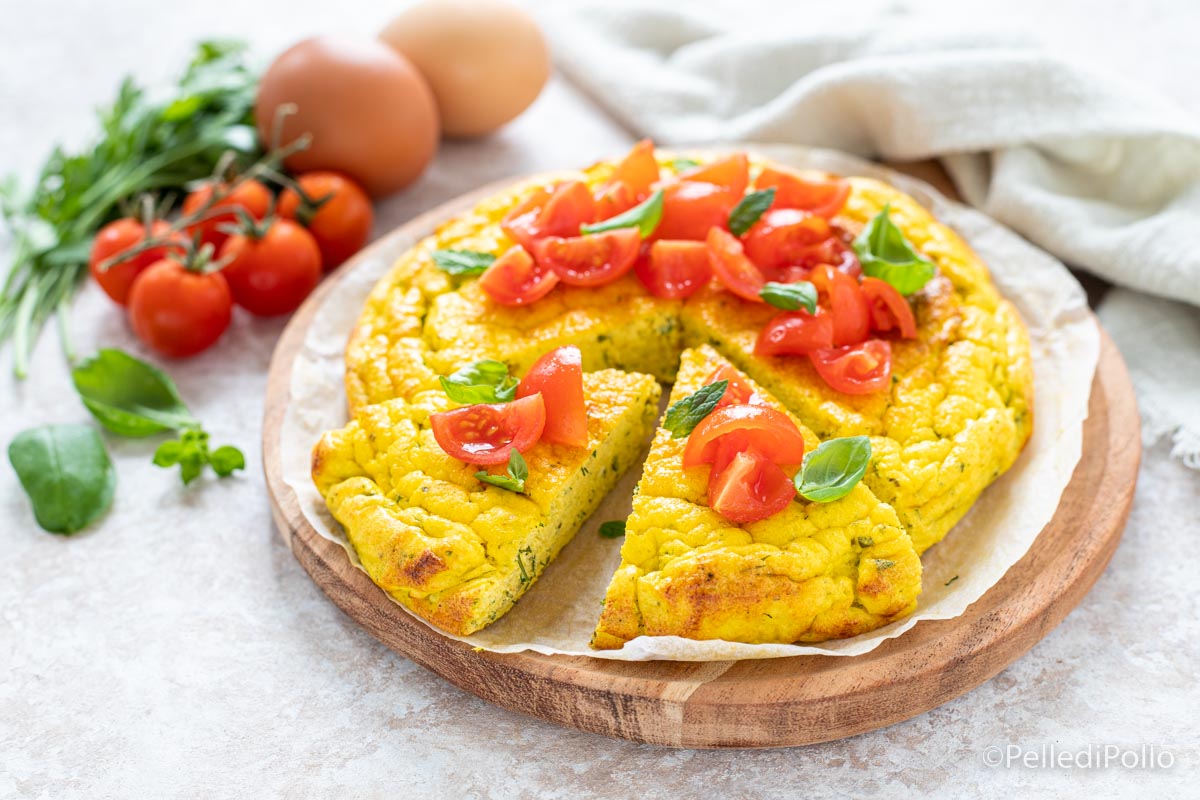 Frittata soffice alle erbe con pomodorini