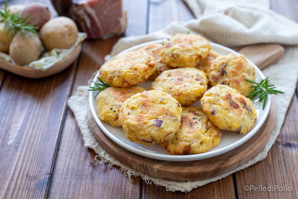 Frittatine di patate e speck