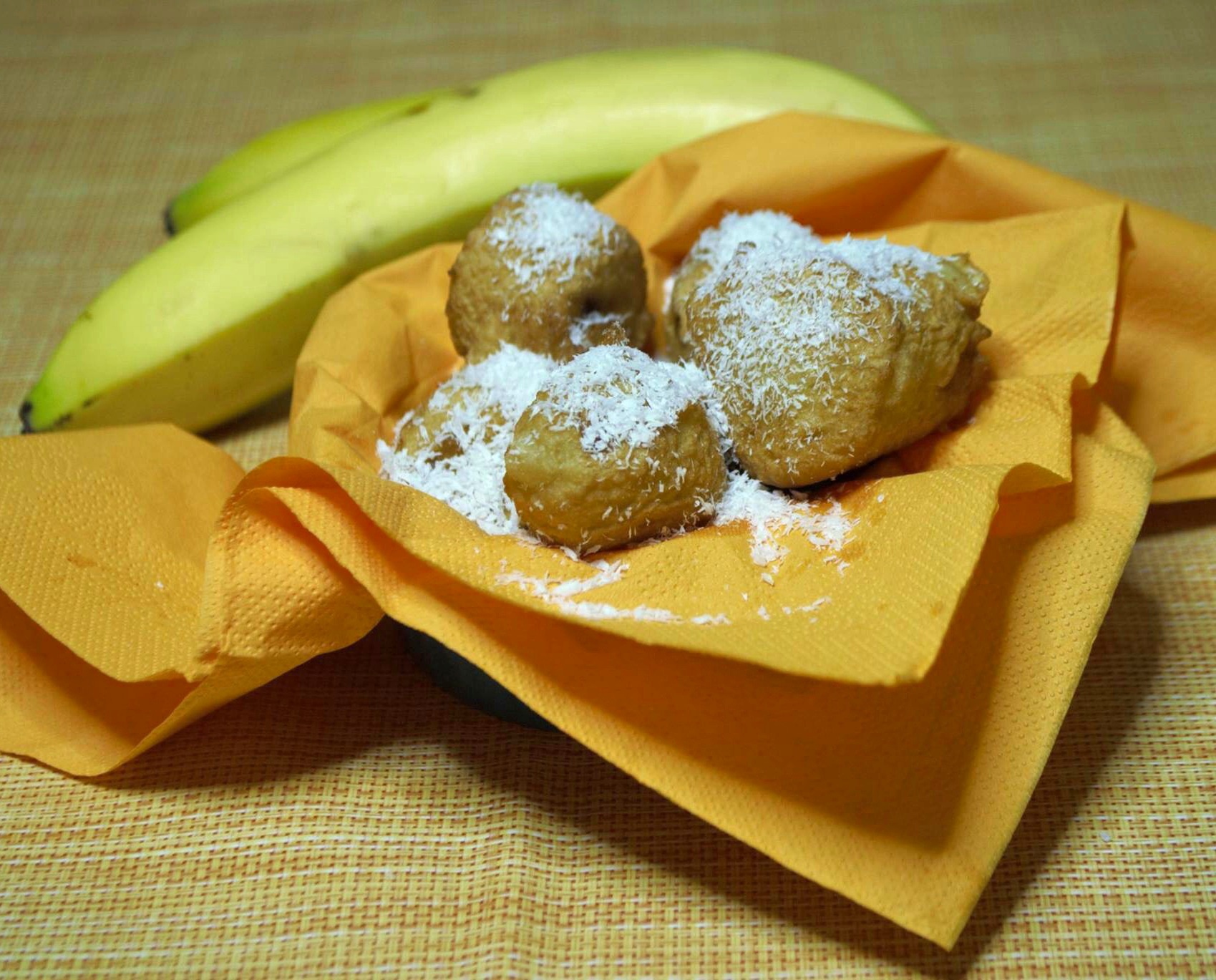 Frittelle di banane (mofo akondro)