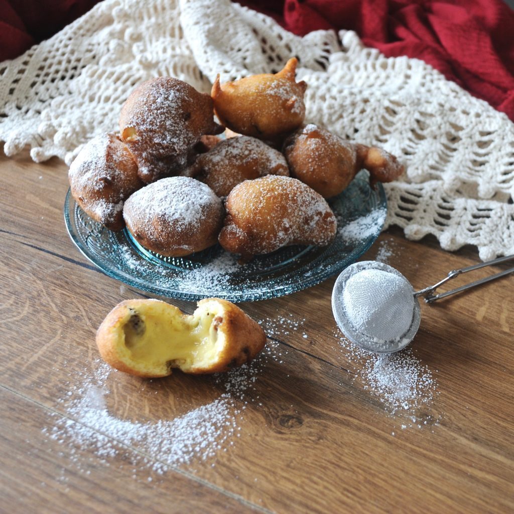 Frittelle di carnevale con uvetta