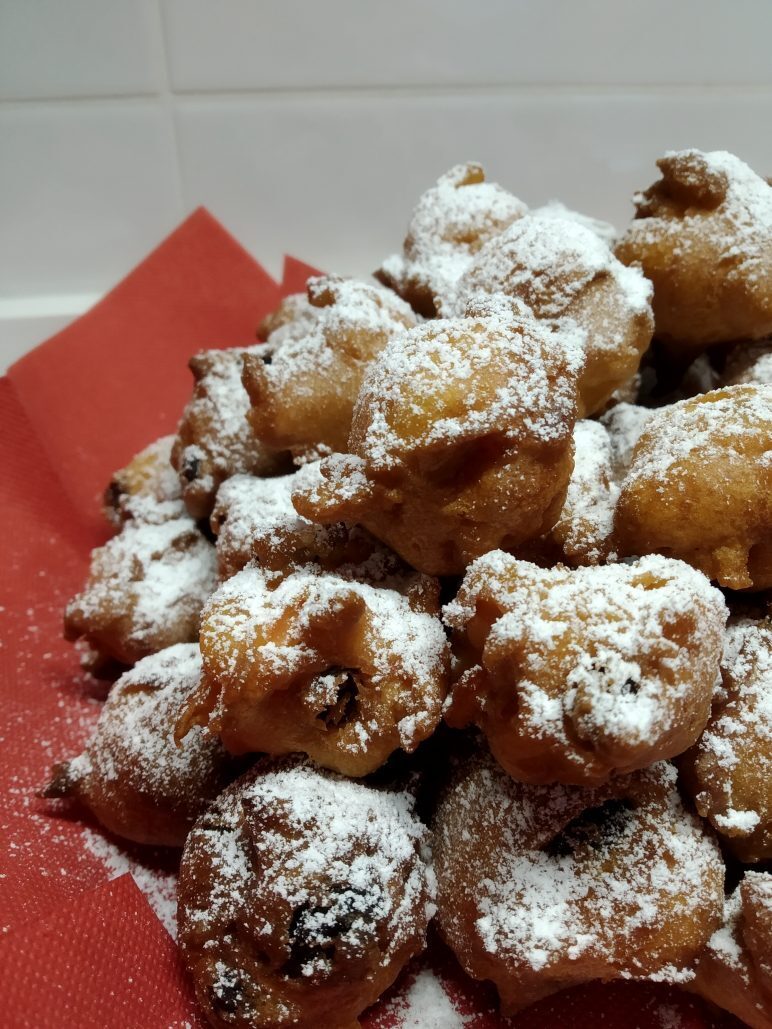Frittelle di mele e uvetta