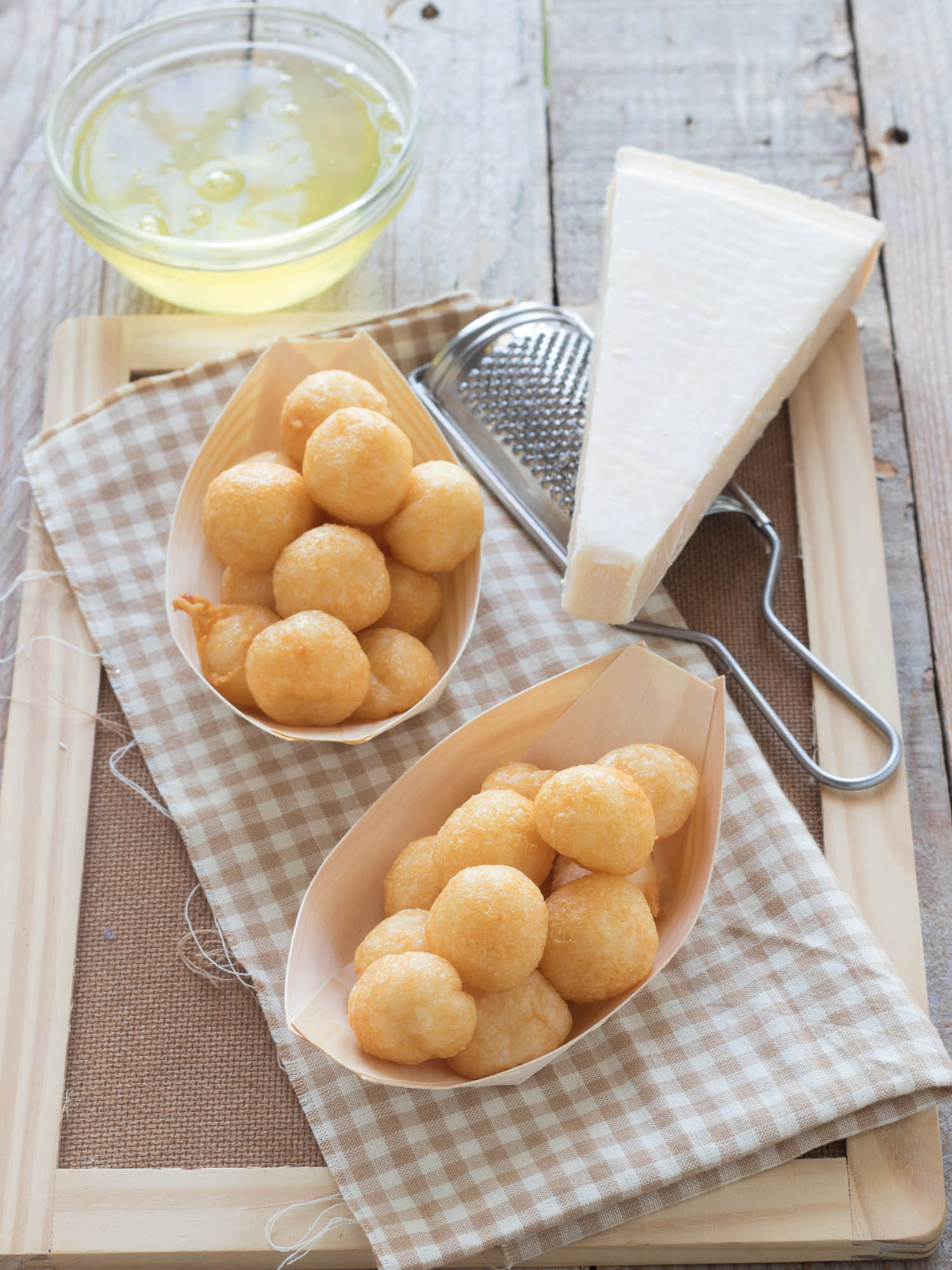 Frittelle di parmigiano