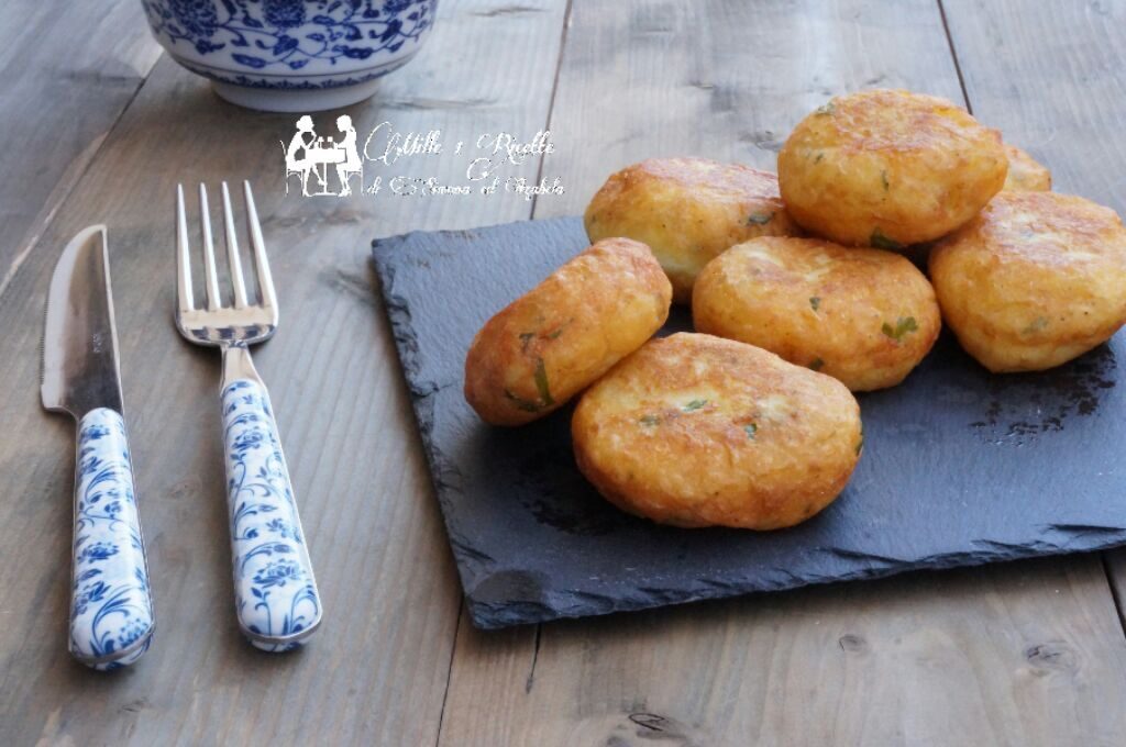 Frittelle di patate lesse con mozzarella