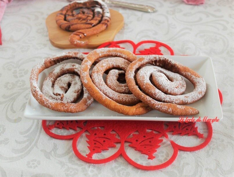 Frittelle strauben tipici del trentino