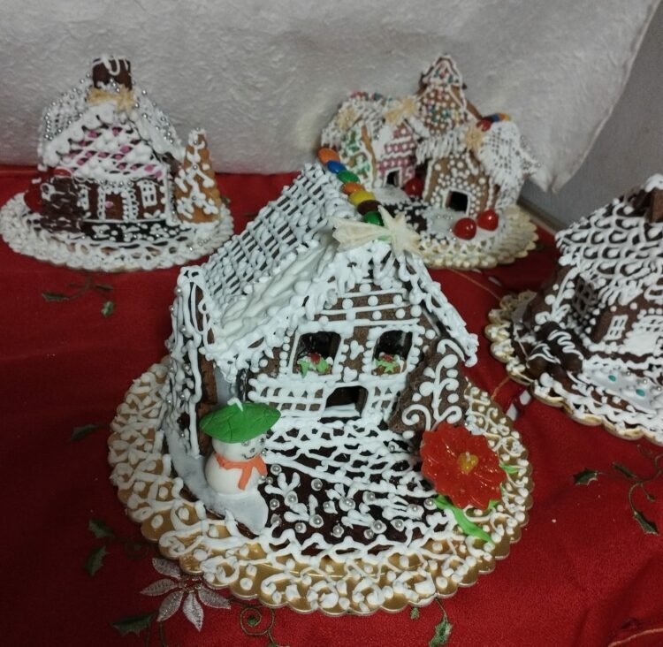 Frolla al cioccolato e cannella per casette