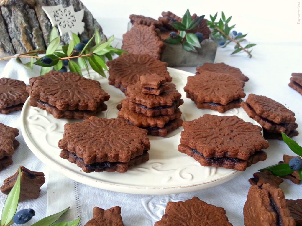 Frollini cacao panna acida e frutti di bosco