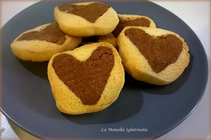 Frollini con cuore al cioccolato senza glutine