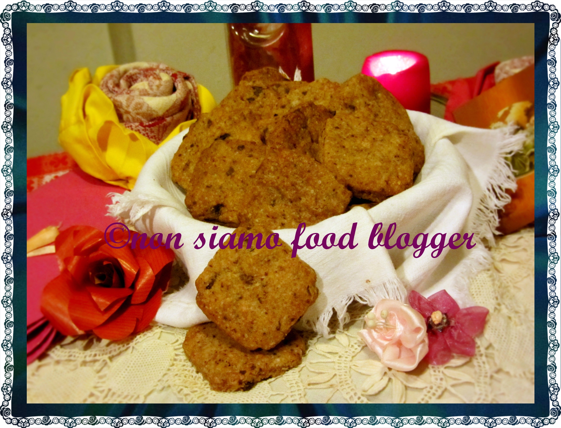 Frollini semintegrali con farina di farro, cioccolato fondente e bacche di goji, ricetta vegan