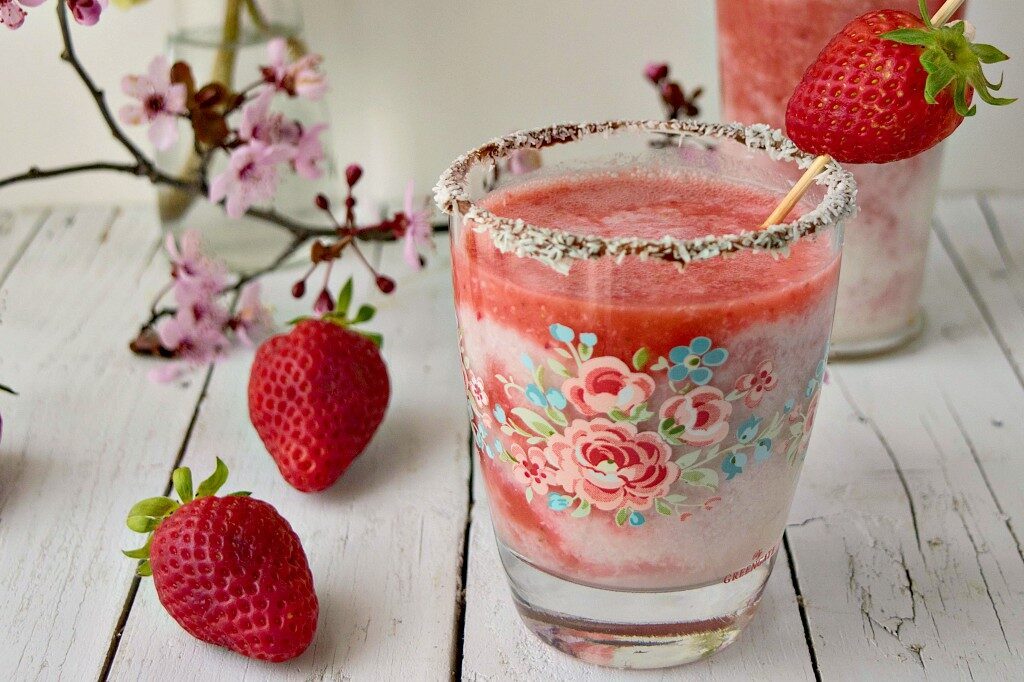 Frullato di fragole e cocco, fresco e goloso