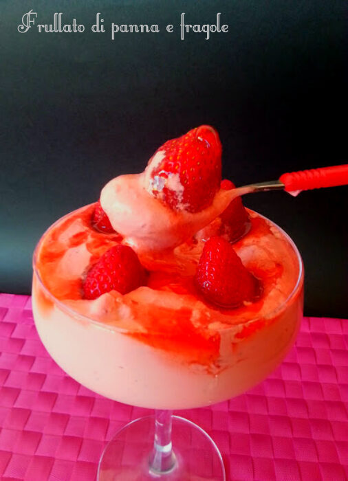 Frullato di fragole e panna