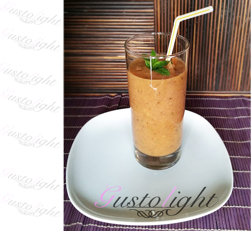 Frullato light banana kiwi e menta