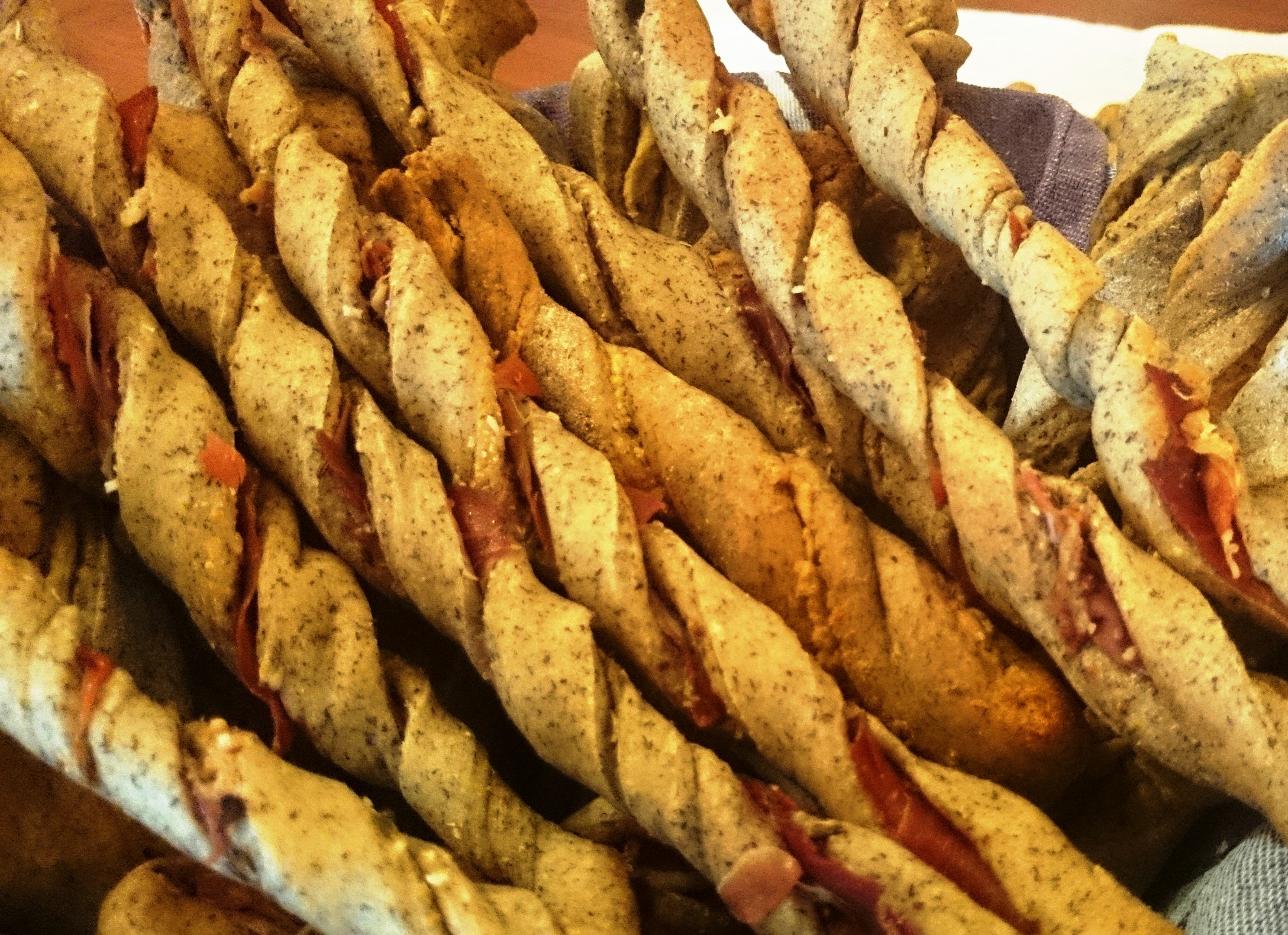 Frustine al grano saraceno e speck
