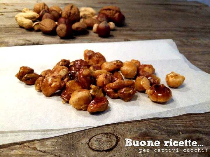 Frutta secca caramellata ricetta semplice