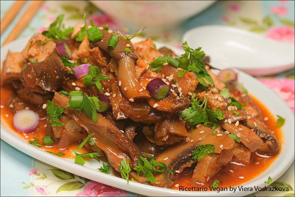 Funghi brasati con tofu senza glutine