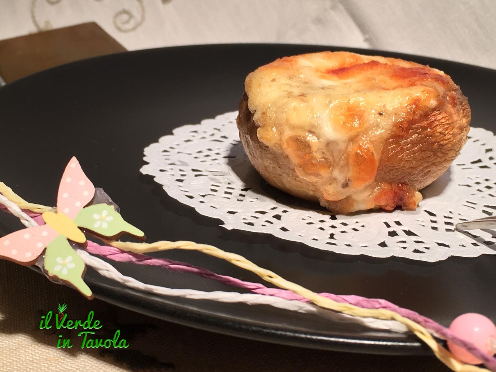 Funghi champignon ai formaggi gratinati al forno