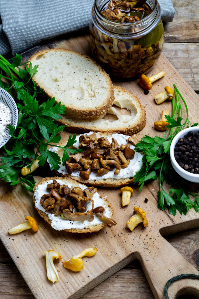 Funghi finferli sott’olio