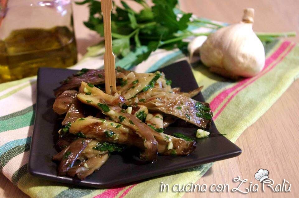 Funghi pleurotus alla piastra