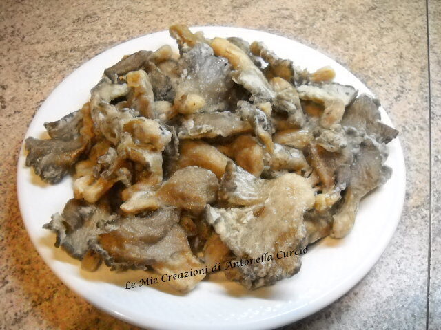 Funghi pleurotus fritti