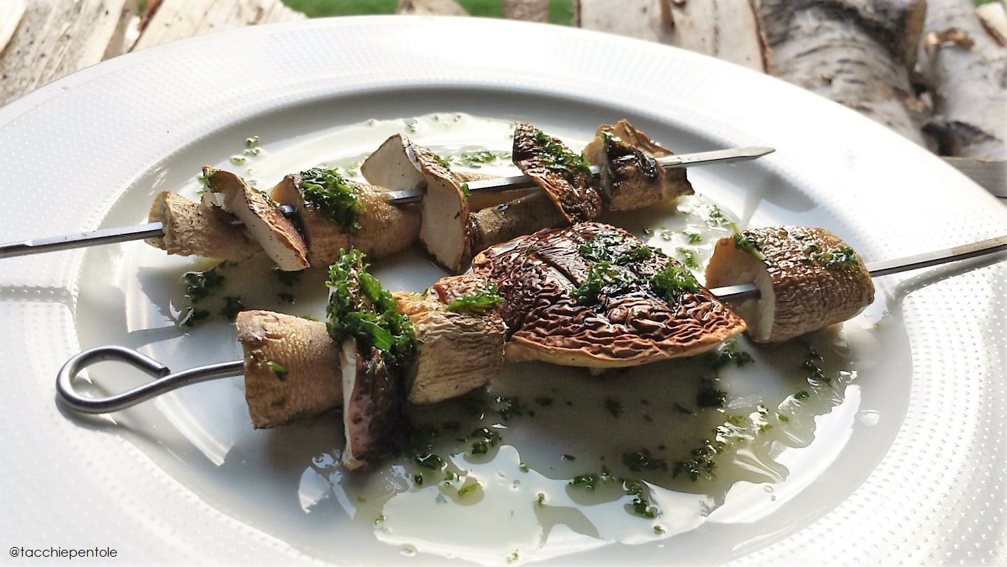 FUNGHI PORCINI FRESCHI IN SPIEDINO ALLA BRACE
