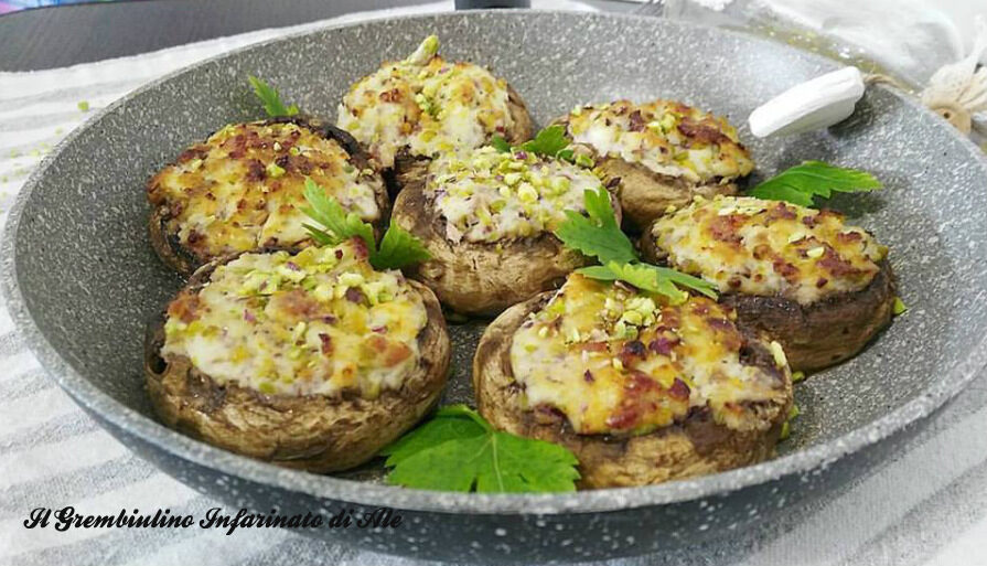 Funghi ripieni di ricotta speck e pistacchi
