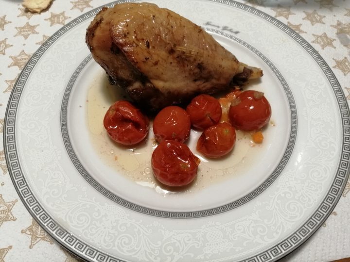 Fusi di tacchino al forno con pomodorini