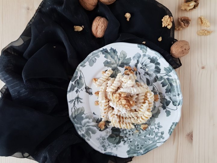 Fusilli a basso ig con salsa alle noci