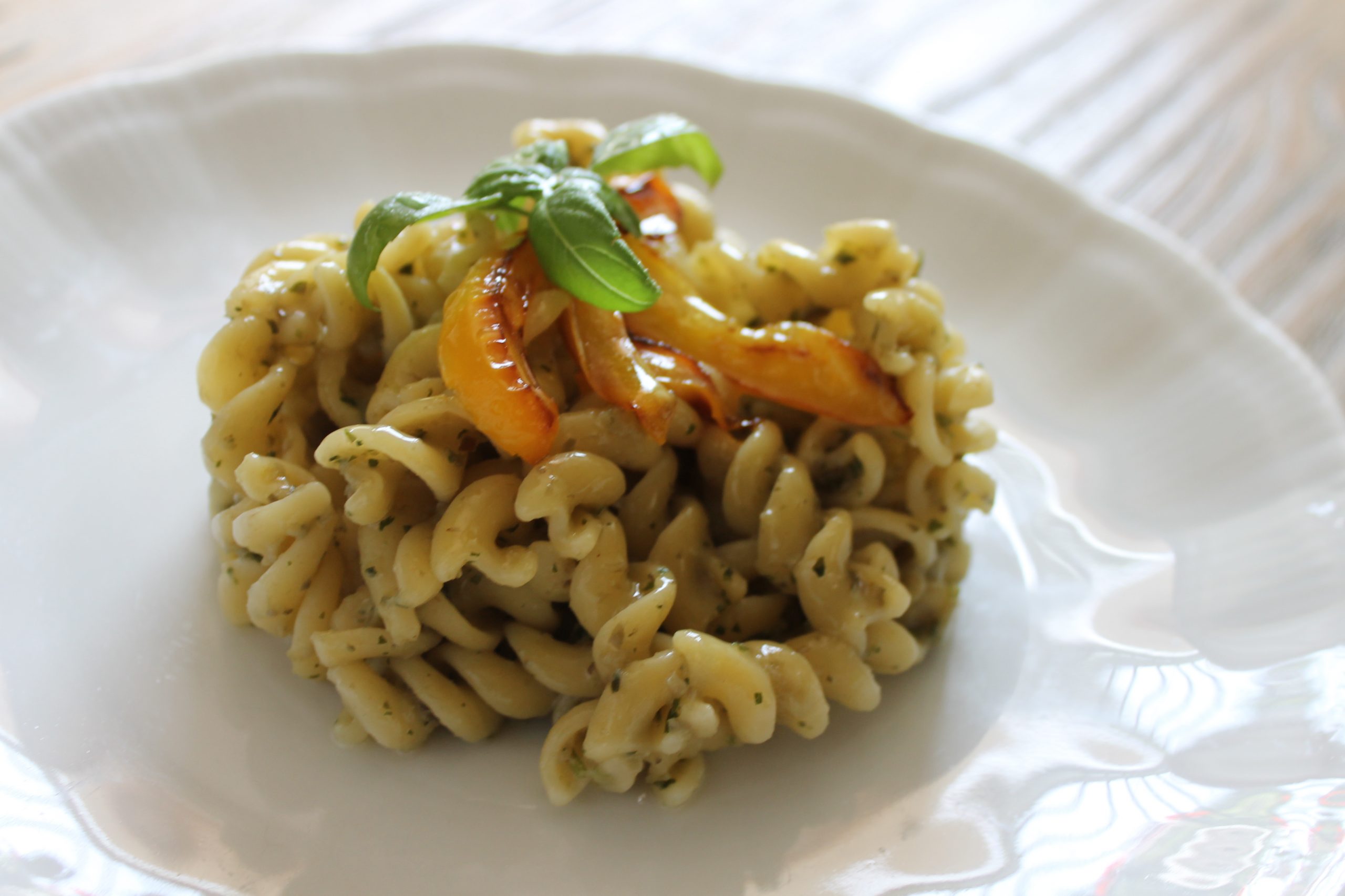 Fusilli acciughe e peperoni
