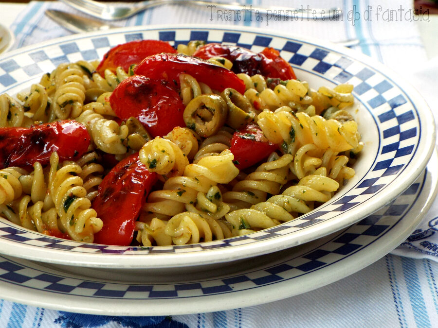 Fusilli al pesto di bietole e pomodorini caramellati