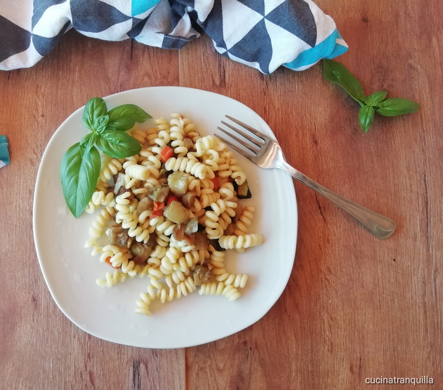 Fusilli bucati con ragù vegetariano