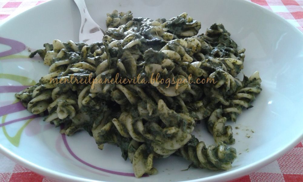 Fusilli con crema di spinaci