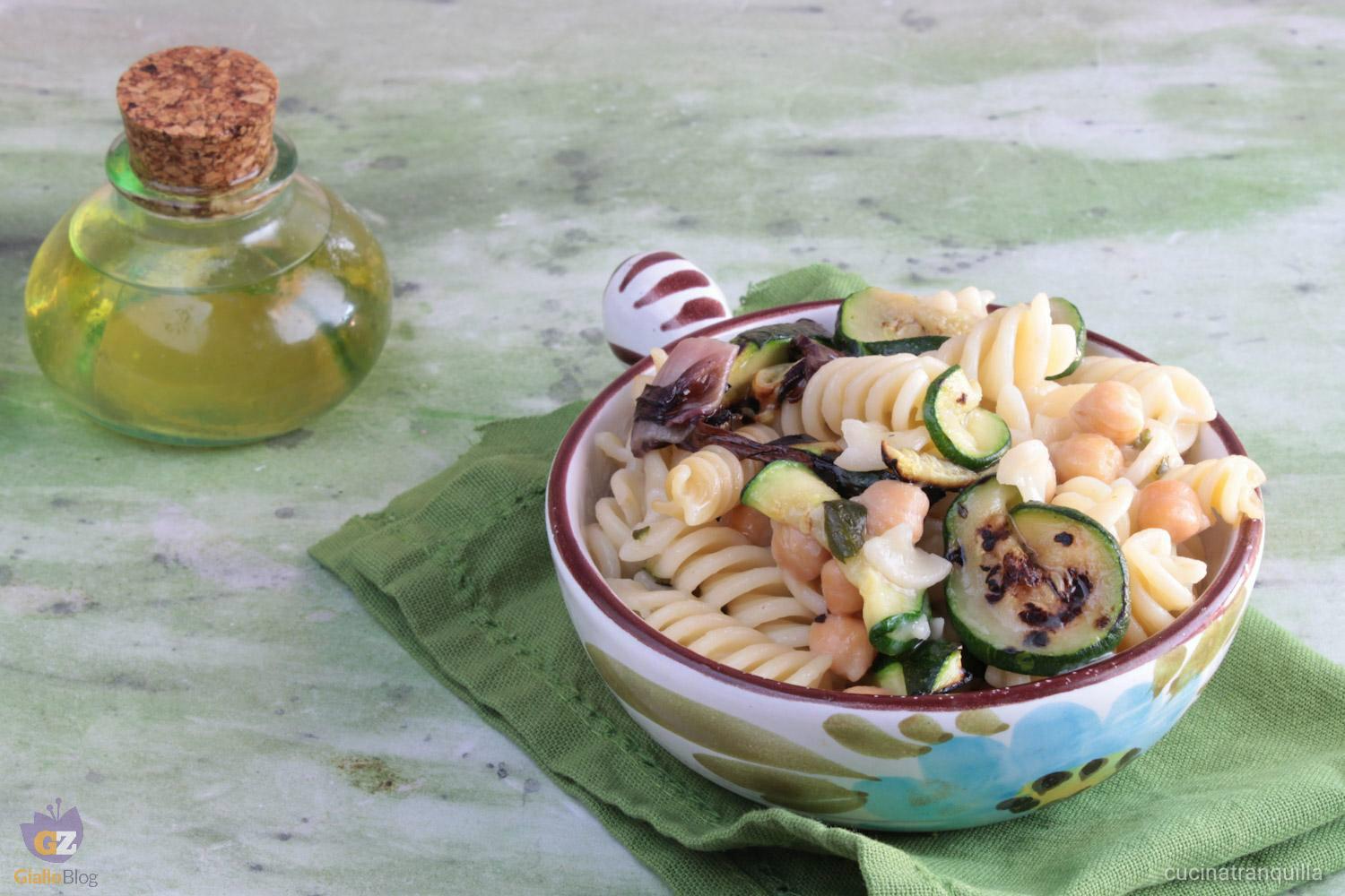 Fusilli con crema di zucchine e ceci