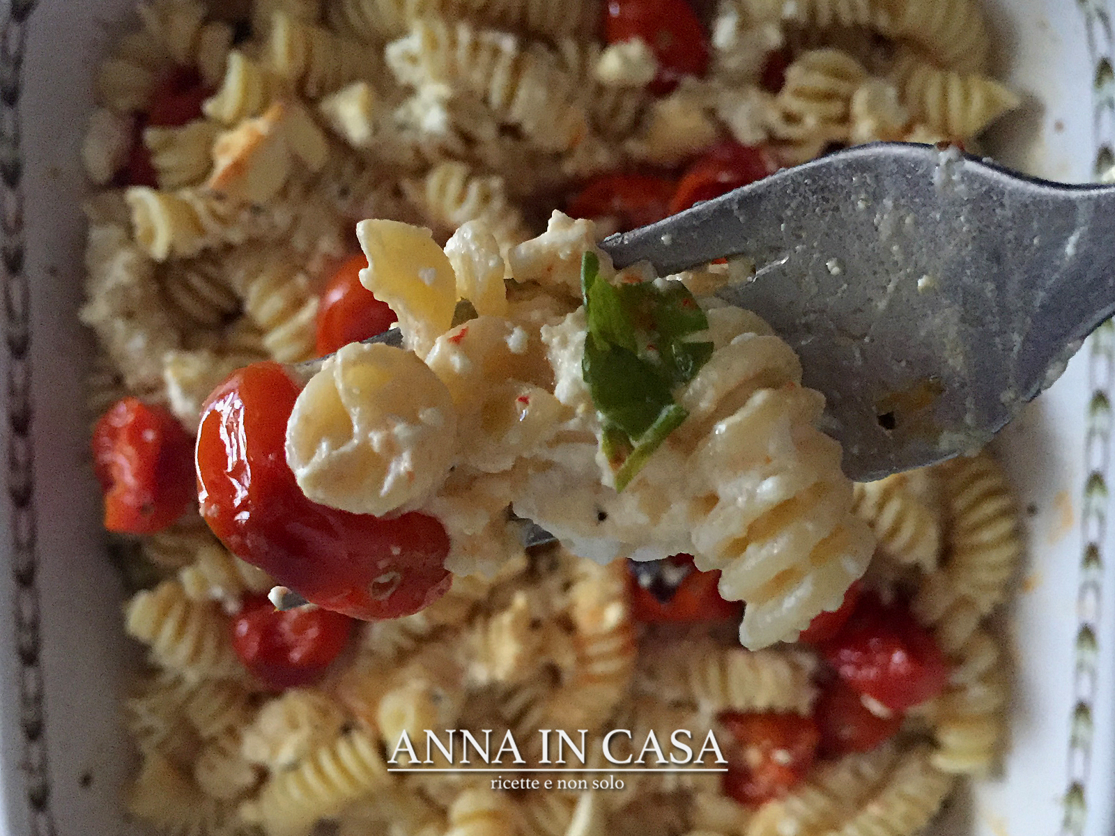 Fusilli con feta e pomodorini – ricetta passo passo
