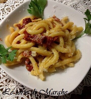 Fusilli con pomodori secchi della lucania
