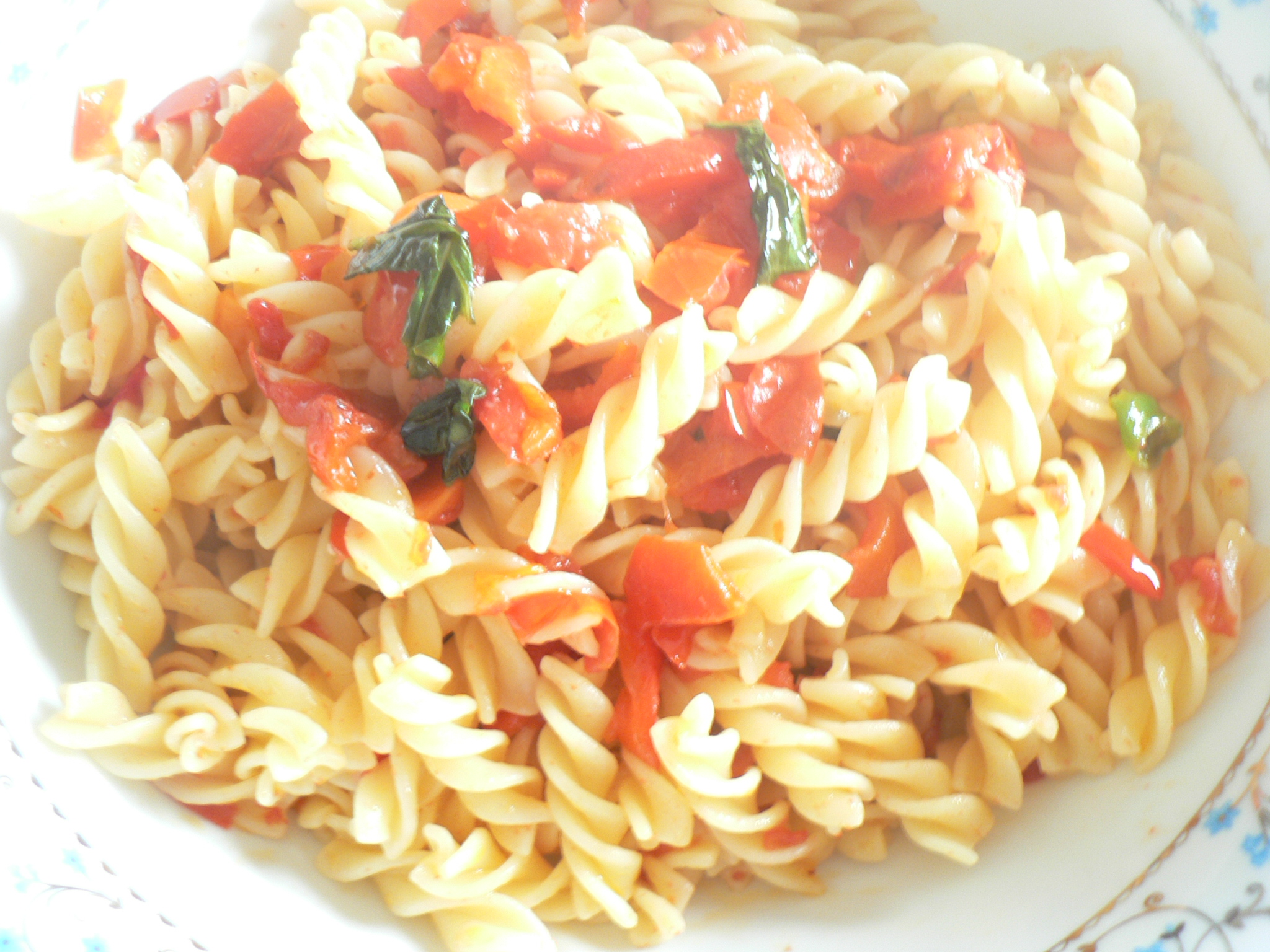 Fusilli con pomodorini e peperoni arrosto-ricetta veloce | noi due in cucina