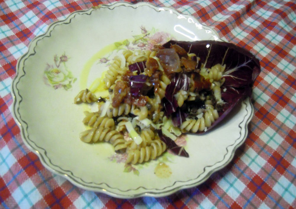 Fusilli con radicchio e speck