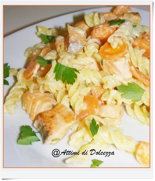 Fusilli con salmone e carote