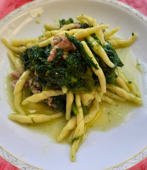Fusilli di pasta fresca e friarielli