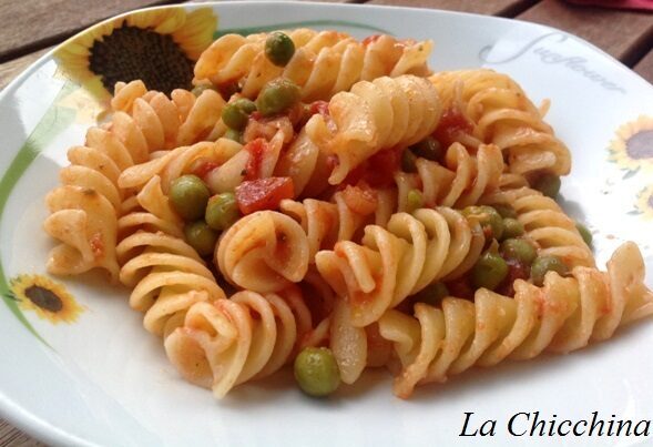 Fusilli giganti con piselli freschi