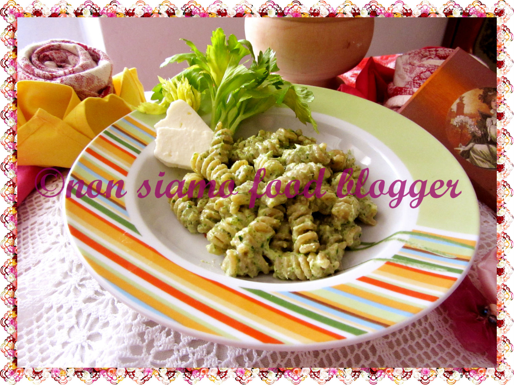 Fusilli integrali al pesto di sedano e feta