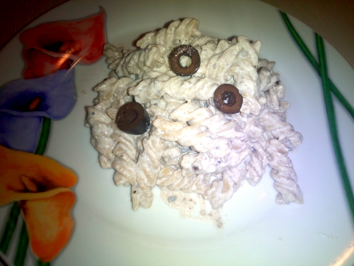 Fusilli integrali con ricotta e pat di olive nere – velocissime da preparare