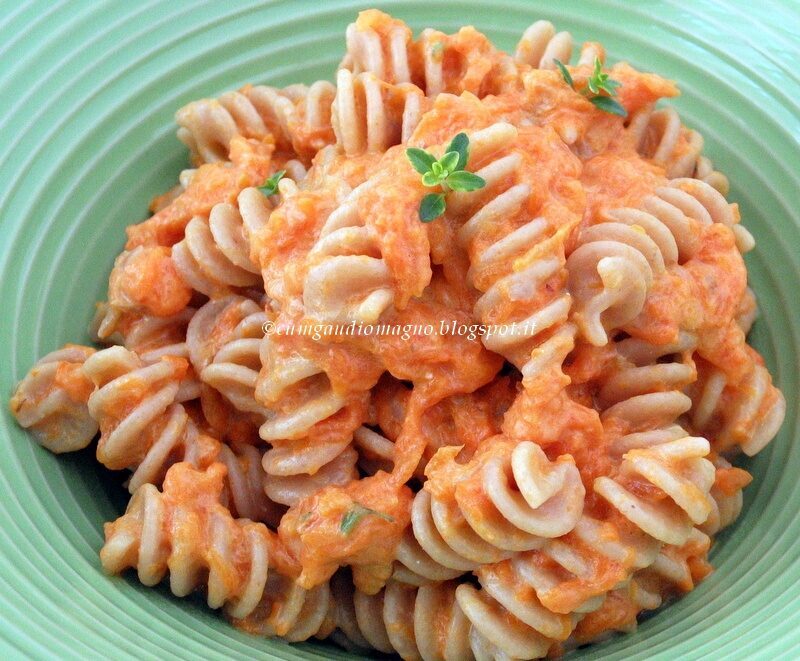 Fusilli integrali con zucca e robiola cremosa al timo limone